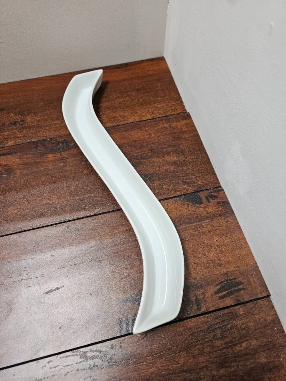 Cordon Bleu White Curved Porcelain Serving Dish 16 Inch